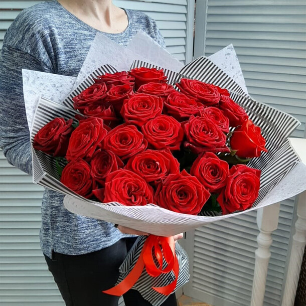 Букет роз "любимой !", артикул F79544 - 15650 рублей, доставка по городу. Flawery - доставка цветов