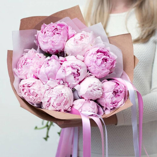 Букет пионов "восторг", артикул F86547 - 15850 рублей, доставка по городу. Flawery - доставка цветов