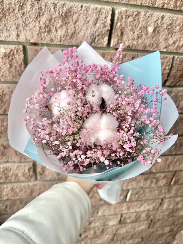 Букет из сухоцветов с настоящим хлопком, артикул F1246023 - 1490 рублей, доставка по городу. Flawery - доставка цветов