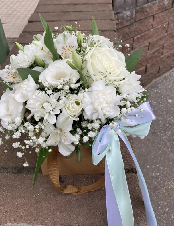 Белое воздушное облако, артикул F1248475 - 3550 рублей, доставка по городу. Flawery - доставка цветов