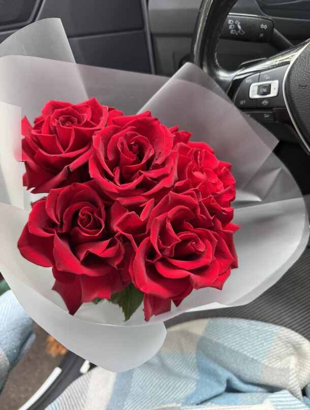 Шикарные крупные розы, артикул F1521992 - 2850 рублей, доставка по городу. Flawery - доставка цветов