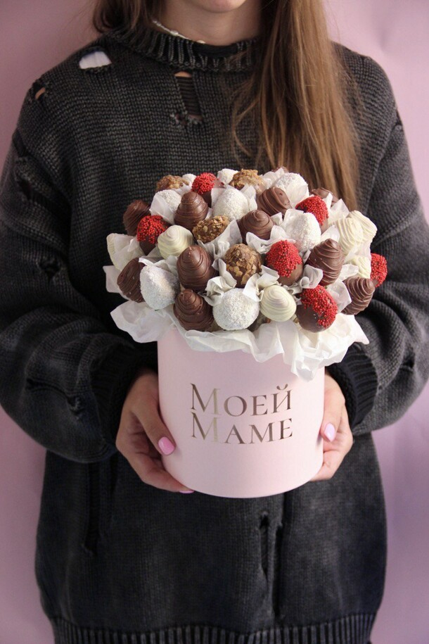 Клубника в шоколаде, артикул F1214445 - 9250 рублей, доставка по городу. Flawery - доставка цветов