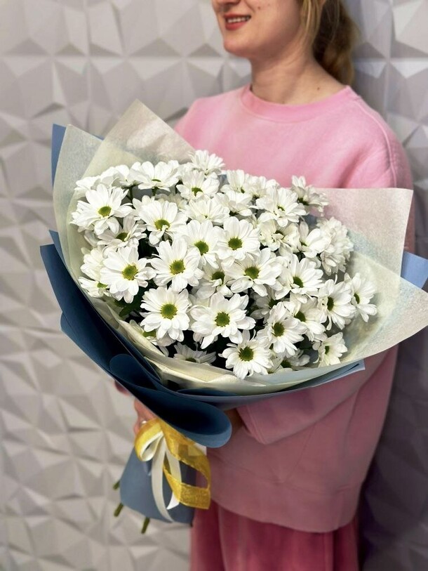 Букет ромашек, артикул F1247256 - 5200 рублей, доставка по городу. Flawery - доставка цветов