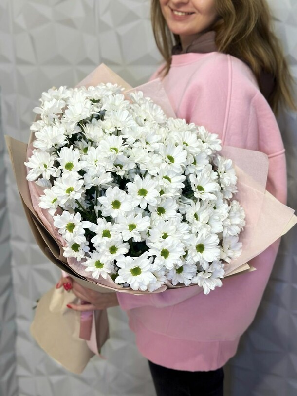 Букет ромашек размер l, артикул F1267264 - 9900 рублей, доставка по городу. Flawery - доставка цветов