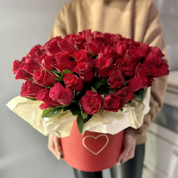 Большой букет роз 85 шт, артикул F1380878 - 19500 рублей, доставка по городу. Flawery - доставка цветов