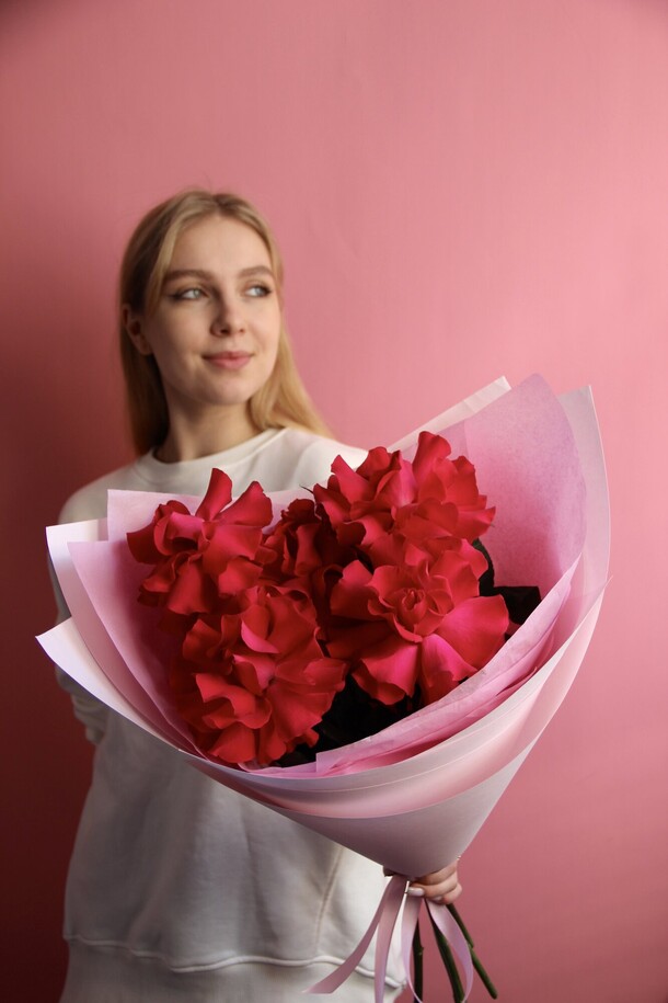 Алые французские розы, артикул F1420283 - 3500 рублей, доставка по городу. Flawery - доставка цветов