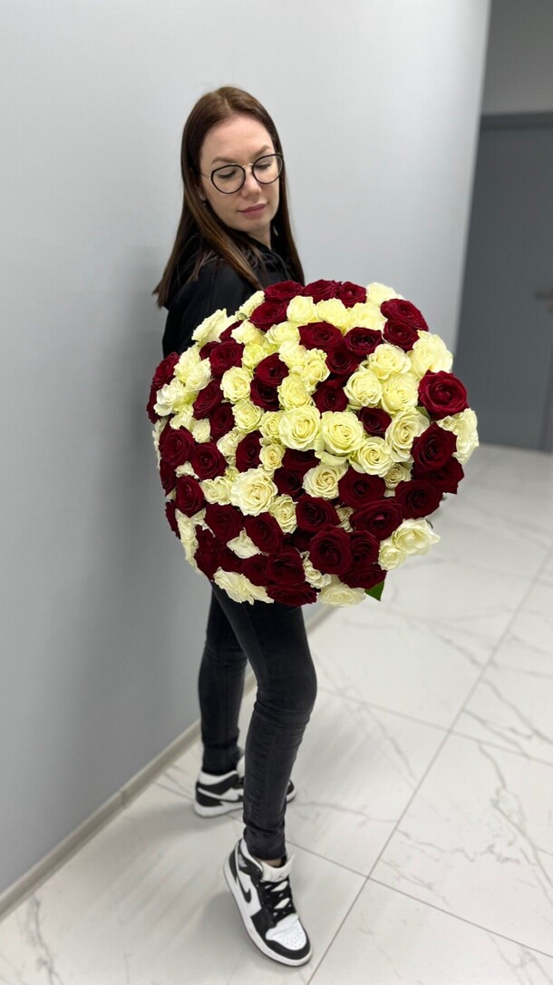101 роза 🌹, артикул F1147450 - 38500 рублей, доставка по городу. Flawery - доставка цветов