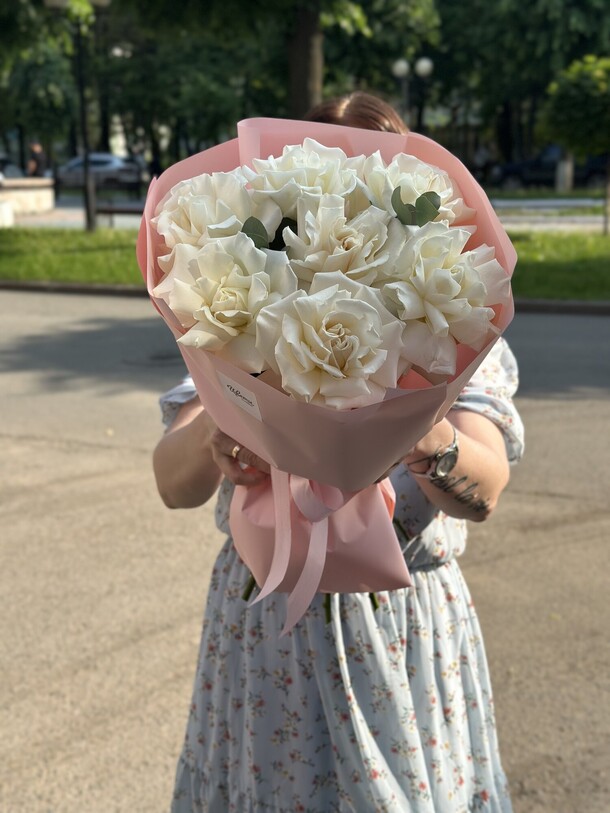 Букет из роз, артикул F1195118 - 6500 рублей, доставка по городу. Flawery - доставка цветов