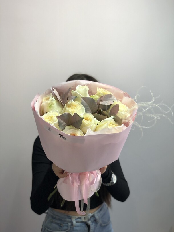 Букет из пионовидных роз, артикул F1255219 - 8000 рублей, доставка по городу. Flawery - доставка цветов