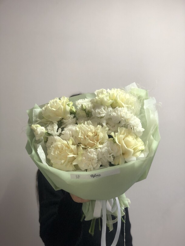 Букет сборный, артикул F1255517 - 8000 рублей, доставка по городу. Flawery - доставка цветов