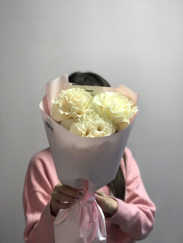 Букет из ажурных роз, артикул F1279234 - 3600 рублей, доставка по городу. Flawery - доставка цветов