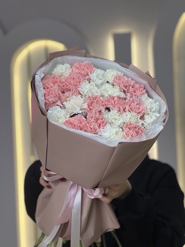 Букет из диантусов, артикул F1362445 - 7800 рублей, доставка по городу. Flawery - доставка цветов