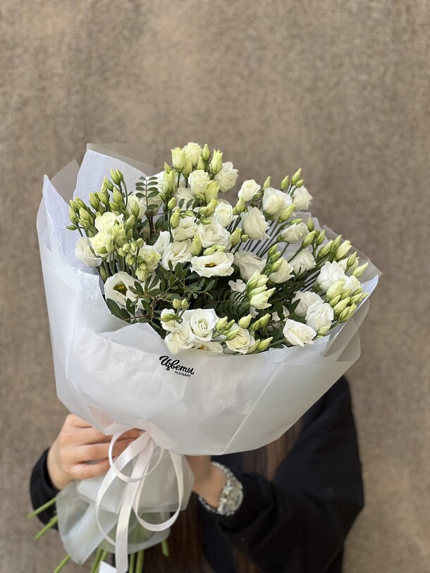 Букет из эустом, артикул F1362612 - 12249 рублей, доставка по городу. Flawery - доставка цветов