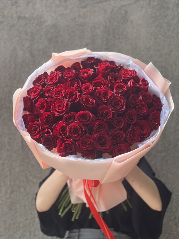 Букет из 51 красной розы, артикул F1451350 - 23430 рублей, доставка по городу. Flawery - доставка цветов