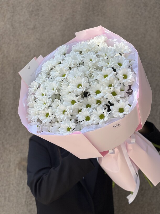 Букет ромашек, артикул F1451688 - 12100 рублей, доставка по городу. Flawery - доставка цветов