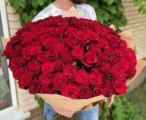 101 шт красная роза 50см, артикул F1224041 - 20500 рублей, доставка по городу. Flawery - доставка цветов