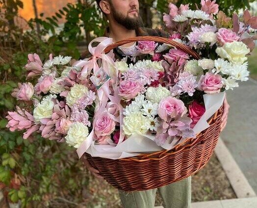 Корзина "роскошь чувств", артикул F1237816 - 17999 рублей, доставка по городу. Flawery - доставка цветов