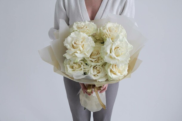 Букет роз "march 37", артикул F1174138 - 8300 рублей, доставка по городу. Flawery - доставка цветов