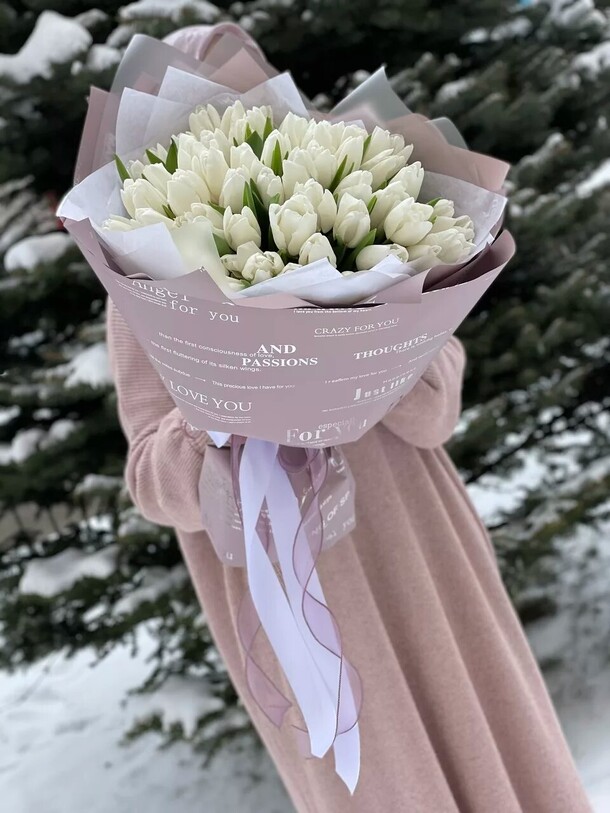 Букет из 51 тюльпана, артикул F1172603 - 19500 рублей, доставка по городу. Flawery - доставка цветов