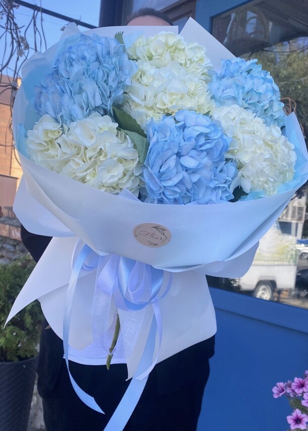 Букет из гортензий, артикул F1224580 - 12500 рублей, доставка по городу. Flawery - доставка цветов