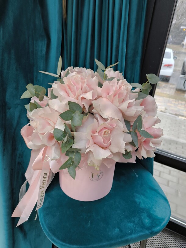 Композиция из французских роз, артикул F1242375 - 7950 рублей, доставка по городу. Flawery - доставка цветов