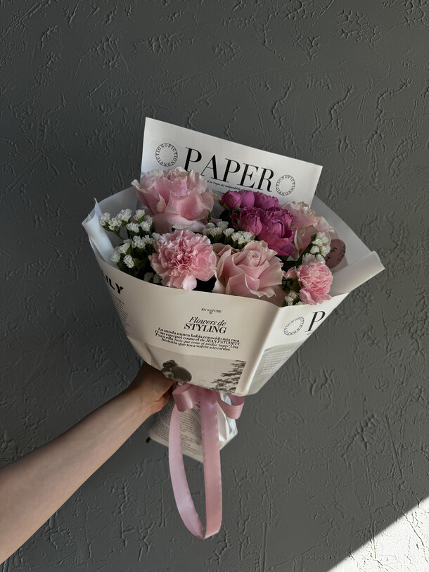 Нежный букет с розами ft458, артикул F1159217 - 3990 рублей, доставка по городу. Flawery - доставка цветов