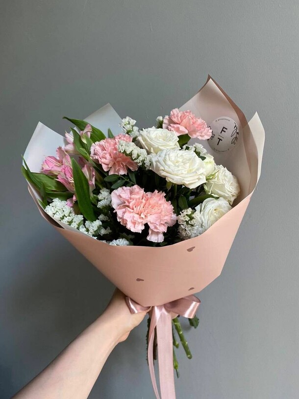 Комплимент с доставкой ft449, артикул F1215898 - 2650 рублей, доставка по городу. Flawery - доставка цветов