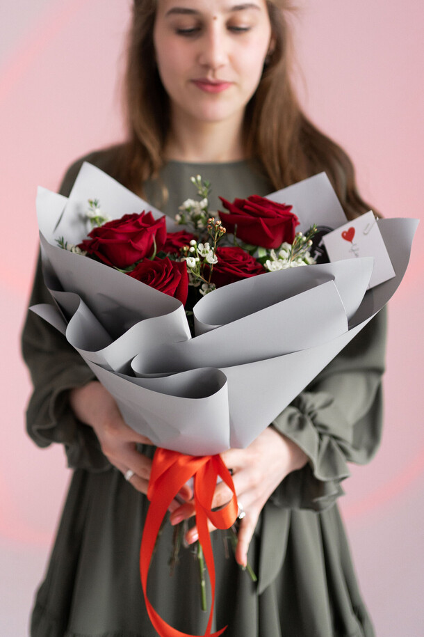 Букет из бордовых роз ft087, артикул F1250892 - 3350 рублей, доставка по городу. Flawery - доставка цветов