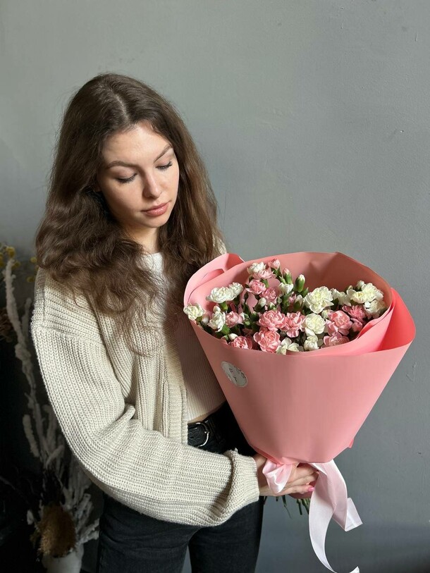 Букет из кустовых цветов  ft293, артикул F1273624 - 4700 рублей, доставка по городу. Flawery - доставка цветов