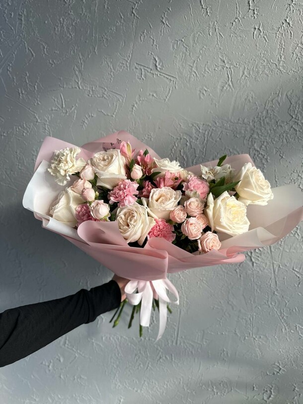 Нежный цветочный микс ft343, артикул F1282587 - 8250 рублей, доставка по городу. Flawery - доставка цветов