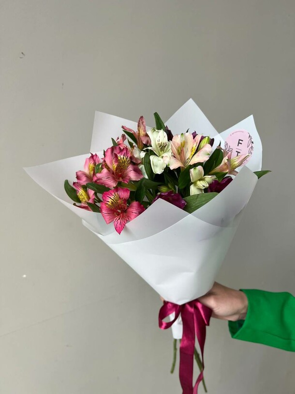 Букет из альстромерии ft272, артикул F1288538 - 2600 рублей, доставка по городу. Flawery - доставка цветов