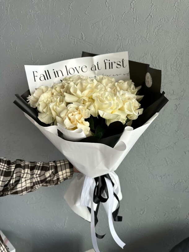 Букет из высоких роз ft250, артикул F1297683 - 6300 рублей, доставка по городу. Flawery - доставка цветов