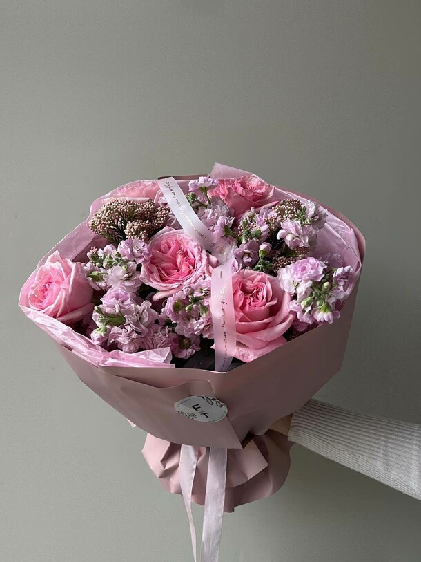 Ароматный букет цветов ft1087, артикул F1342087 - 6200 рублей, доставка по городу. Flawery - доставка цветов