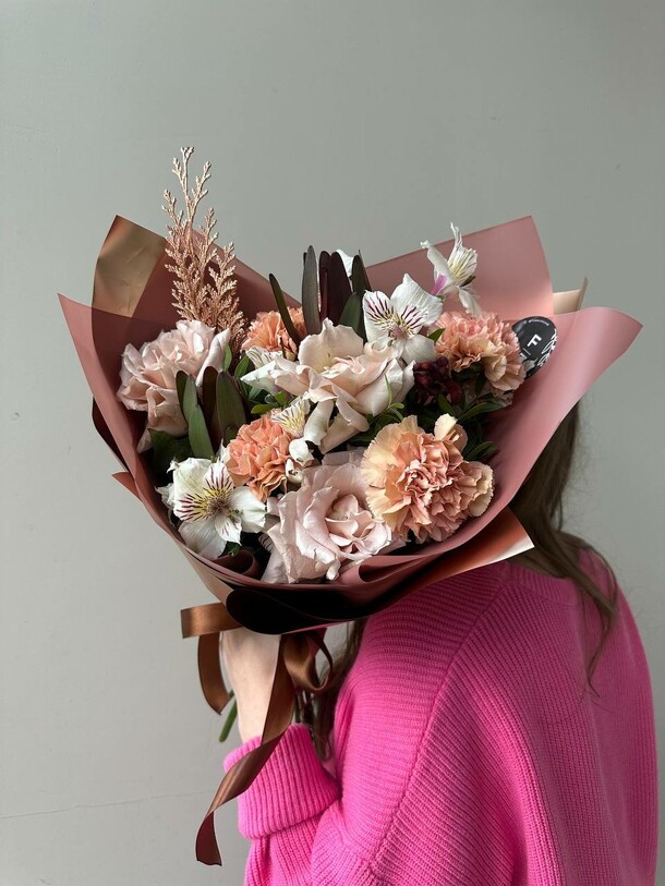 Воздушный в бежевых оттенках ft997, артикул F1372599 - 4900 рублей, доставка по городу. Flawery - доставка цветов