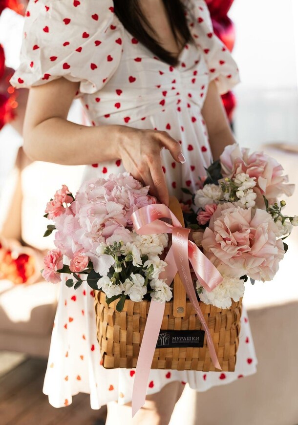 Воздушная корзина с гортензией ft1311, артикул F1374895 - 7900 рублей, доставка по городу. Flawery - доставка цветов