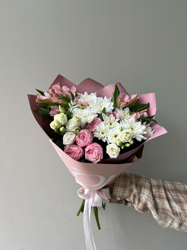 Нежный сборный букет с эустомой ft1540, артикул F1446780 - 4100 рублей, доставка по городу. Flawery - доставка цветов