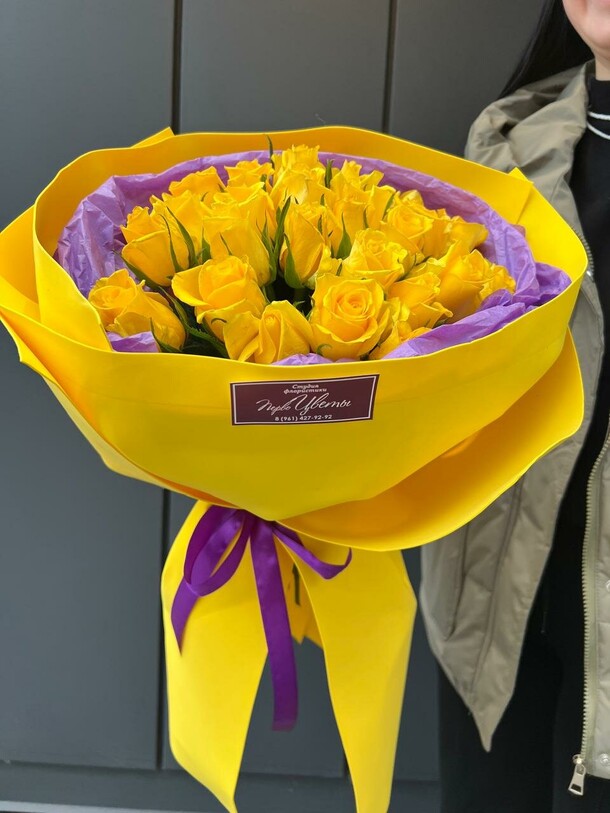 Яркий букет из желтых роз, артикул F1350943 - 3850 рублей, доставка по городу. Flawery - доставка цветов