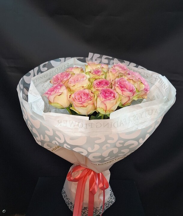 Букет розовых роз, артикул F1366142 - 6490 рублей, доставка по городу. Flawery - доставка цветов