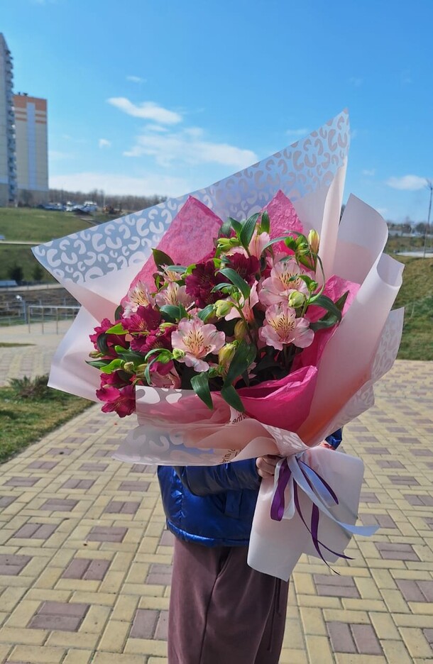 Букет альстромерий, артикул F1397260 - 2890 рублей, доставка по городу. Flawery - доставка цветов