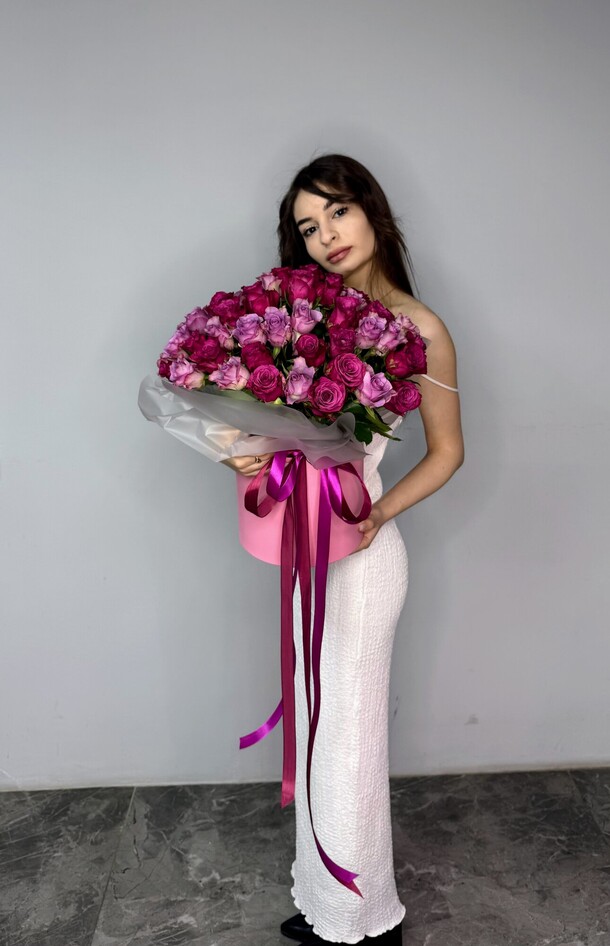 Композиция из 51 розы кения, артикул F1514903 - 8690 рублей, доставка по городу. Flawery - доставка цветов