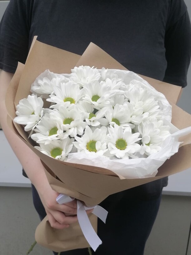 Букет из хризантем, артикул F1196639 - 2500 рублей, доставка по городу. Flawery - доставка цветов