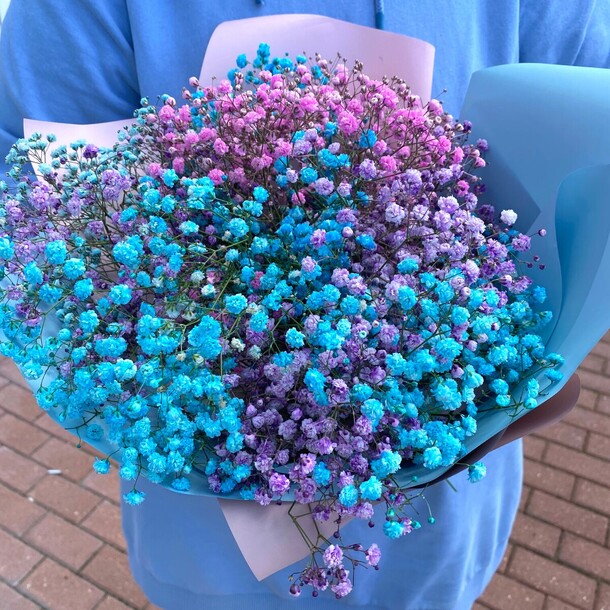 Букет разноцветной гипсофилы, артикул F1118911 - 3075 рублей, доставка по городу. Flawery - доставка цветов