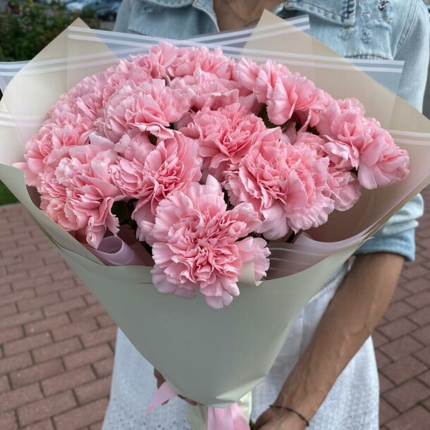 Букет розовых диантусов, артикул F1129277 - 3207 рублей, доставка по городу. Flawery - доставка цветов