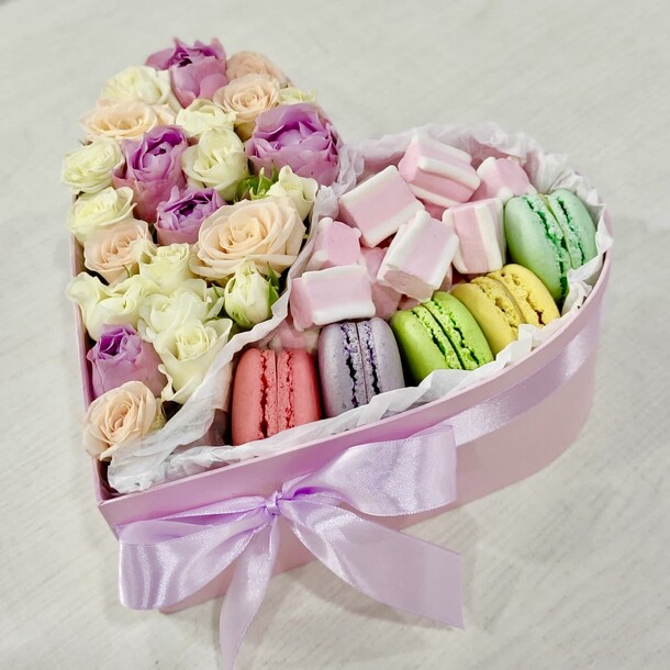 Нежное сердце "love", артикул F1171780 - 4640 рублей, доставка по городу. Flawery - доставка цветов