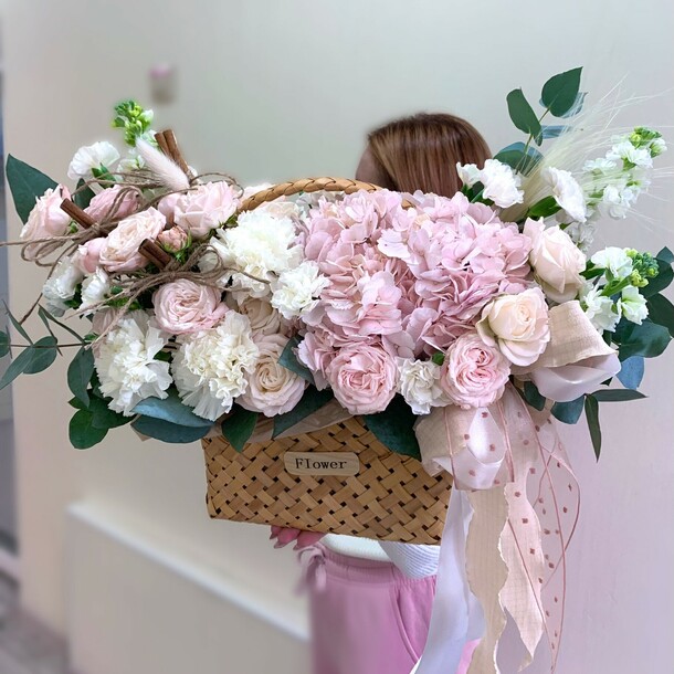 Обворожительный момент, артикул F1368037 - 7510 рублей, доставка по городу. Flawery - доставка цветов