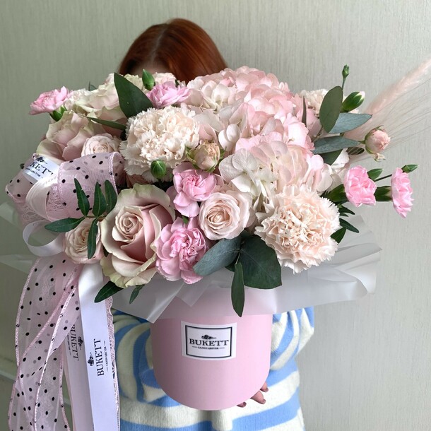 Объятия музы, артикул F1509894 - 6530 рублей, доставка по городу. Flawery - доставка цветов