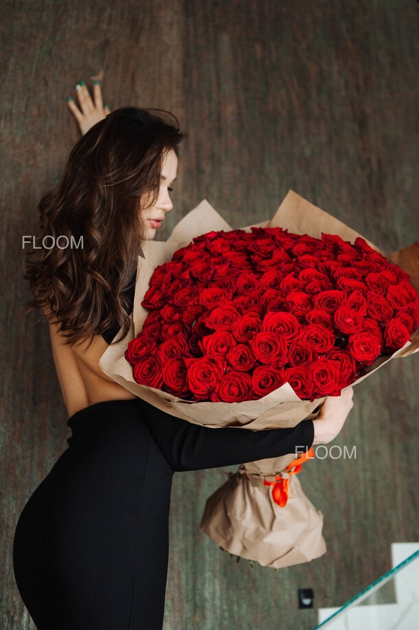 101 роза 70см, артикул F1206177 - 31980 рублей, доставка по городу. Flawery - доставка цветов
