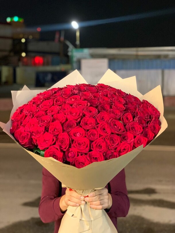 101 ароматная роскошная роза 70см в к, артикул F1211250 - 25880 рублей, доставка по городу. Flawery - доставка цветов