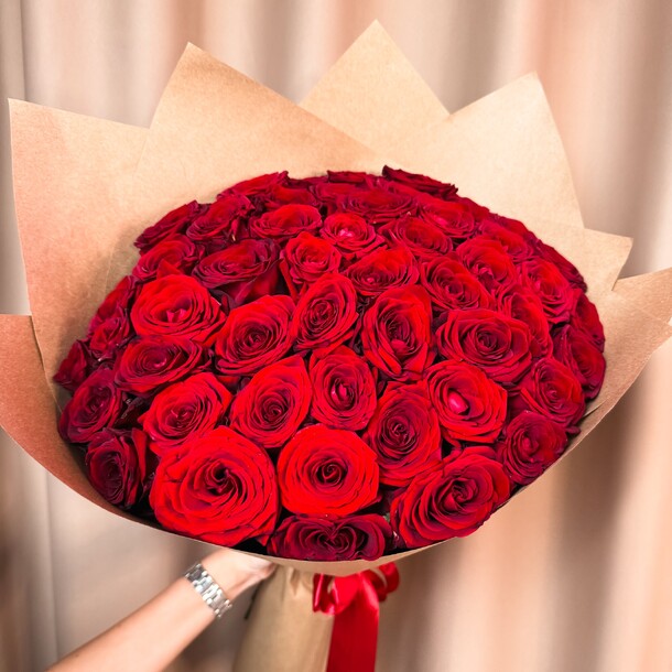 51 ароматная роза, артикул F1285703 - 15180 рублей, доставка по городу. Flawery - доставка цветов