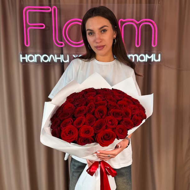 51 стойкая роза 60 см, артикул F1285705 - 15180 рублей, доставка по городу. Flawery - доставка цветов